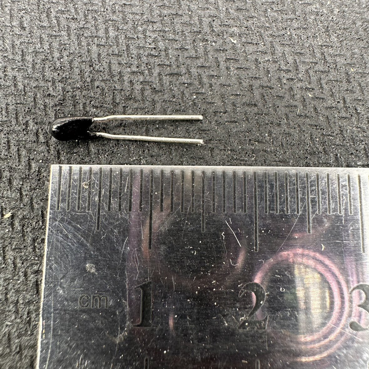 NTC Thermistor B57871S0104F000, 100KΩ, B-value 4280K, Tolerance ±1%, 104 15mm NTC Thermistor B57871S0104F000, 100KΩ, B-value 4280K, Tolerance ±1%, 104 15mm