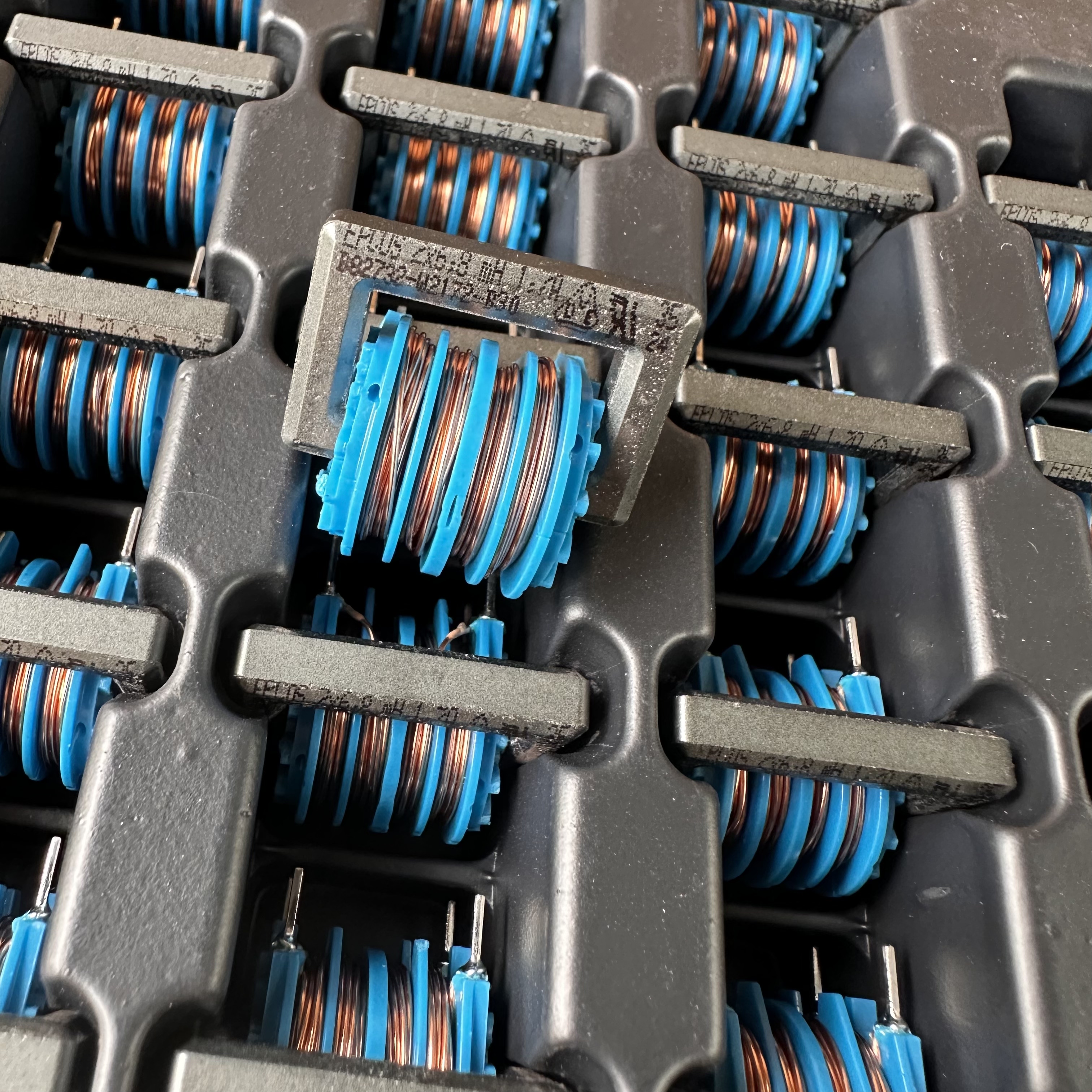 Common Mode Choke Coil B82732R-W2172-B30 (B030), 2×6.8mH, 1.7A, 4-Pin Common Mode Choke Coil B82732R-W2172-B30 (B030), 2×6.8mH, 1.7A, 4-Pin