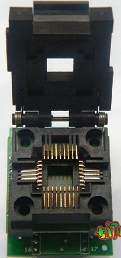 PLCC32 to DIP32 adapter with cover