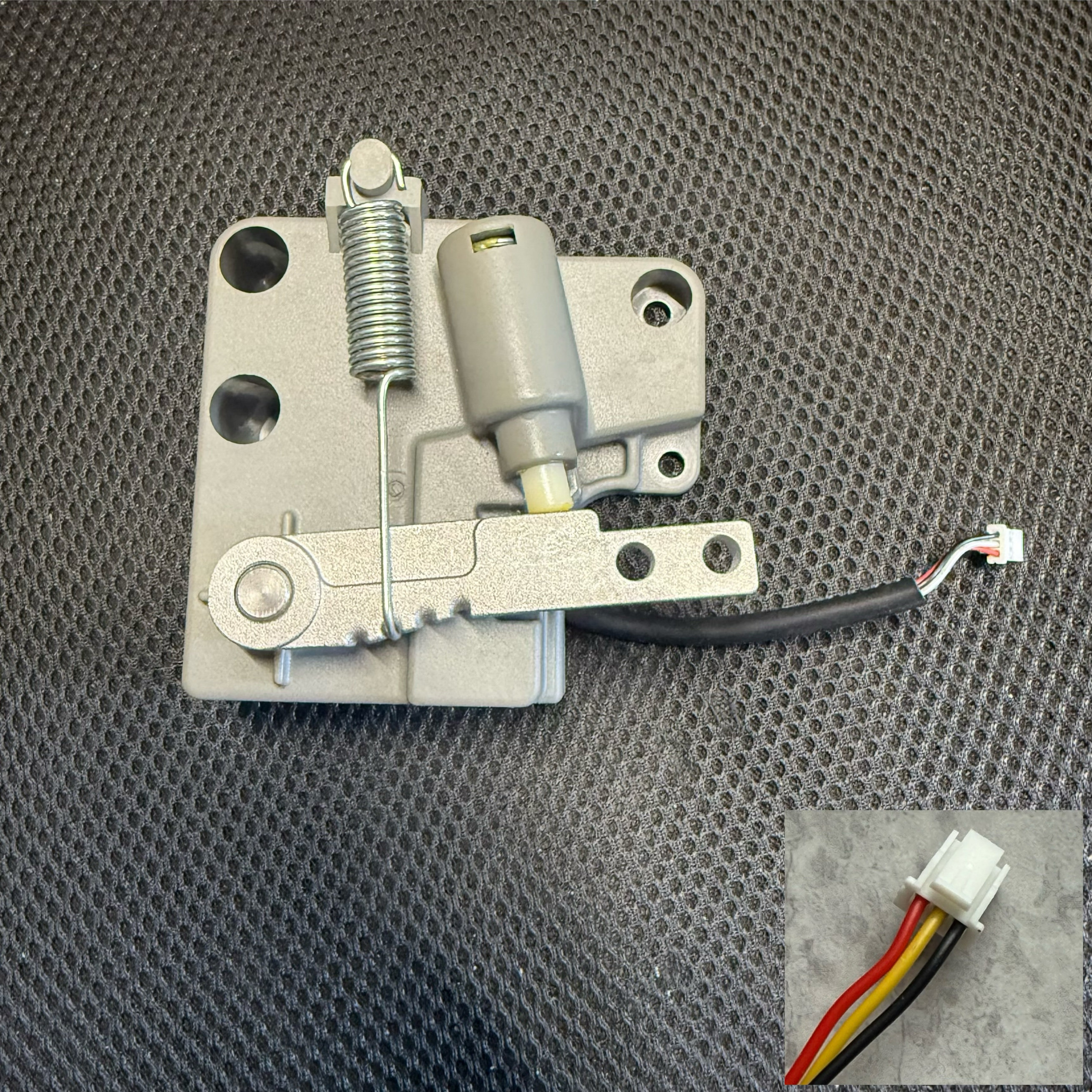 Treadle Foot Controller for Brother S-7300A Lockstitch Sewing Machine Treadle Foot Controller for Brother S-7300A Lockstitch Sewing Machine