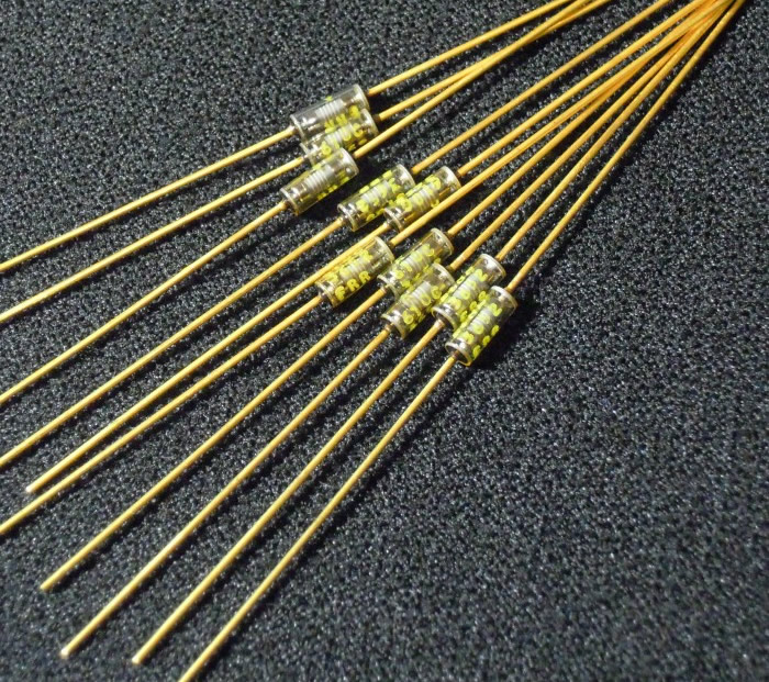 VISHAY RNR55C 12.1K 0.25W 2.7x7 Gold lead HIFI resistor